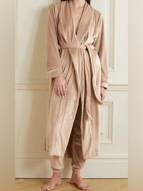 Skims Velour Robe in Honey Size Small